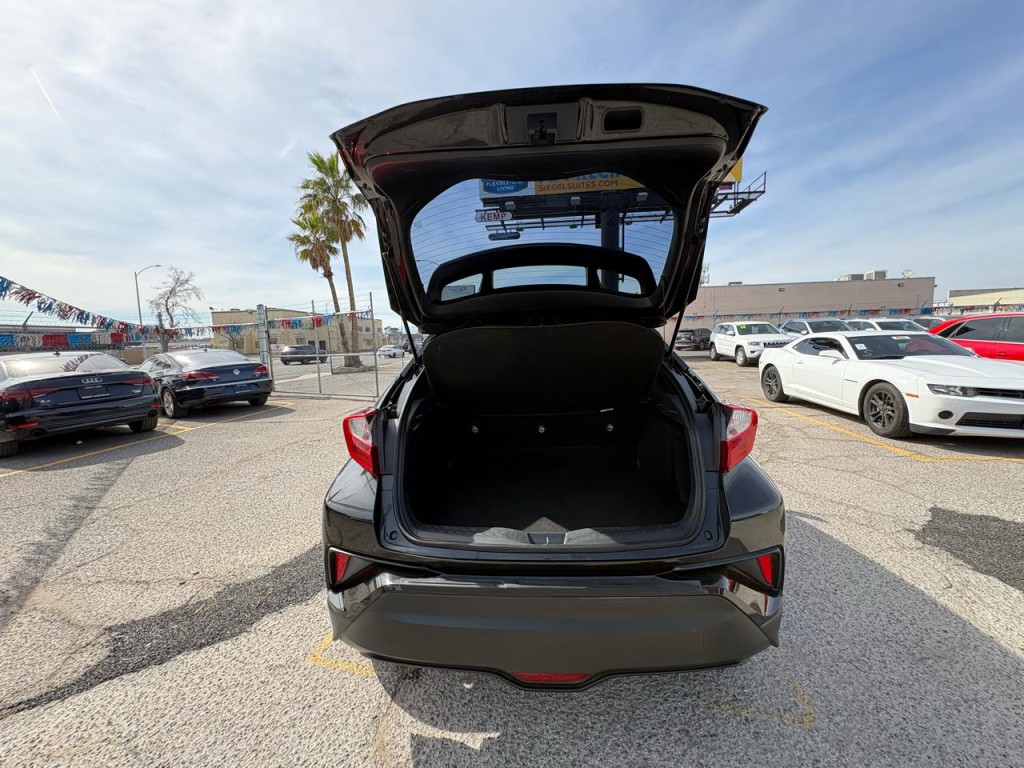 2018 Toyota C-HR Image 23