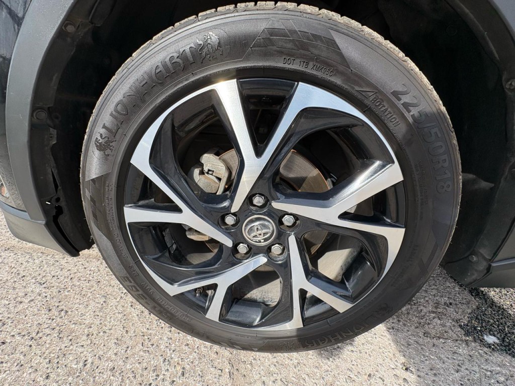 2018 Toyota C-HR Image 29