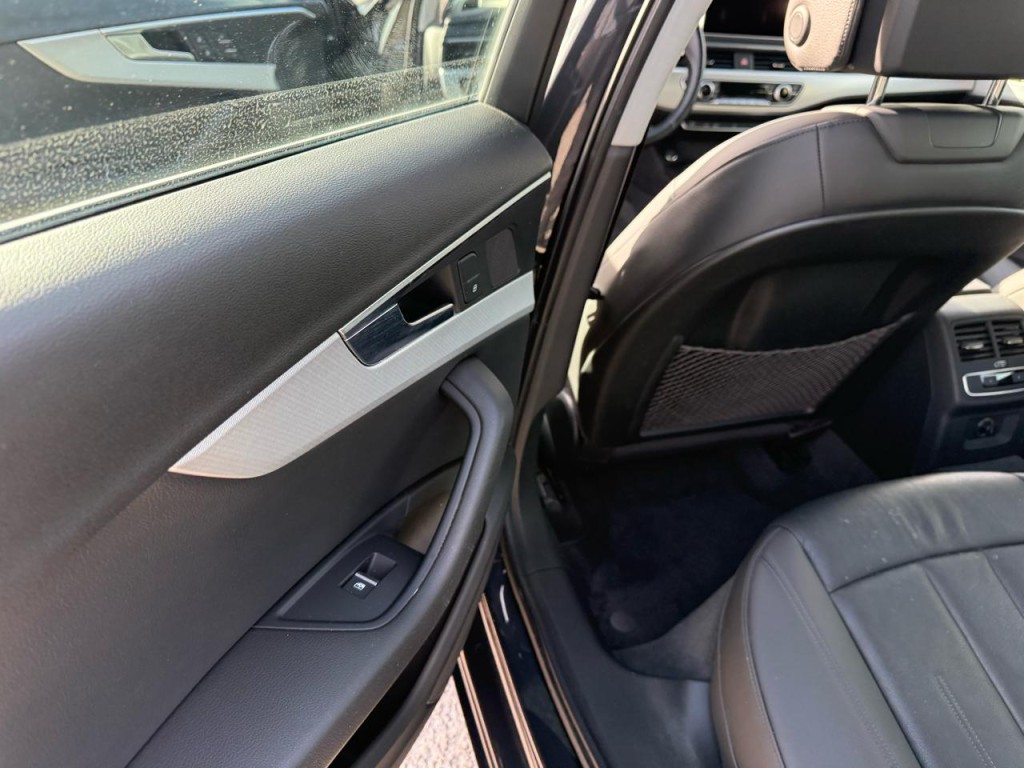 2017 Audi A4 Image 14