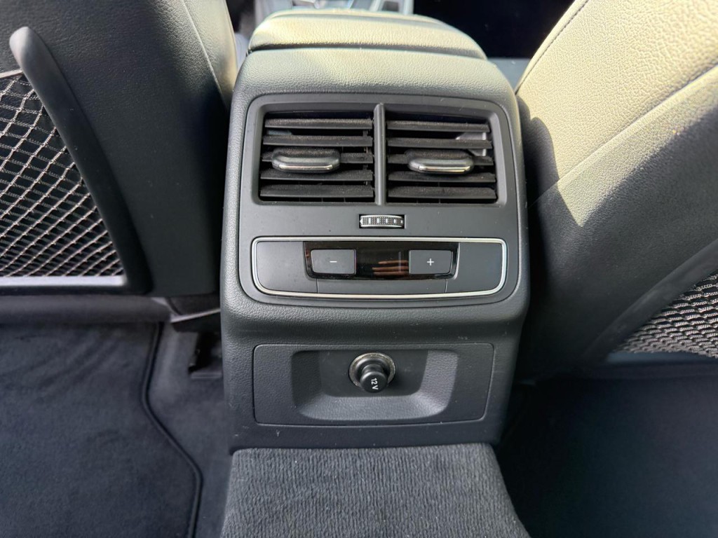 2017 Audi A4 Image 16