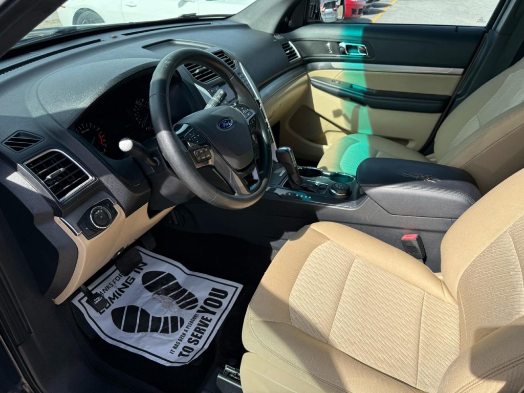 2016 Ford Explorer Image 26