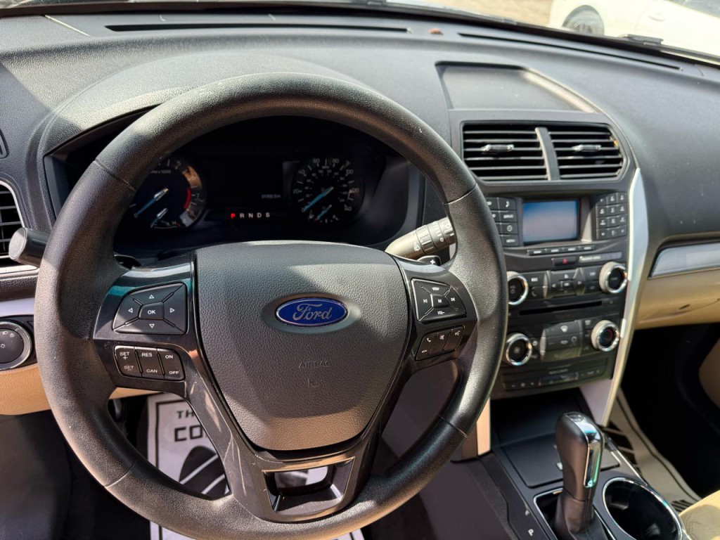 2016 Ford Explorer Image 28