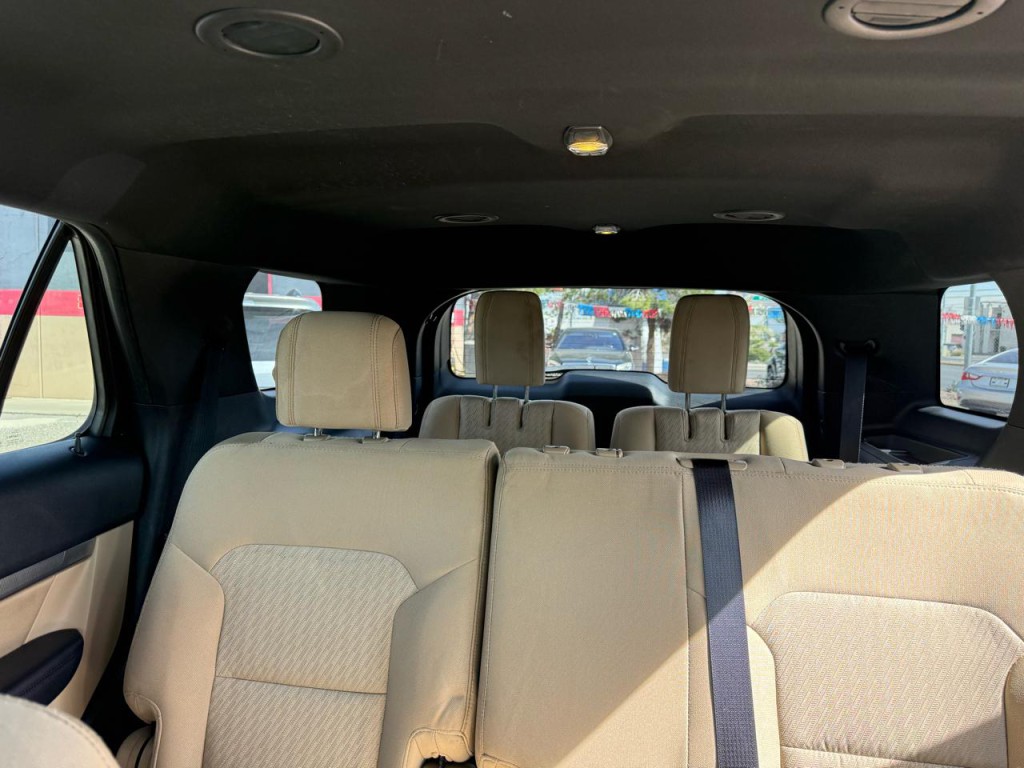 2016 Ford Explorer Image 31