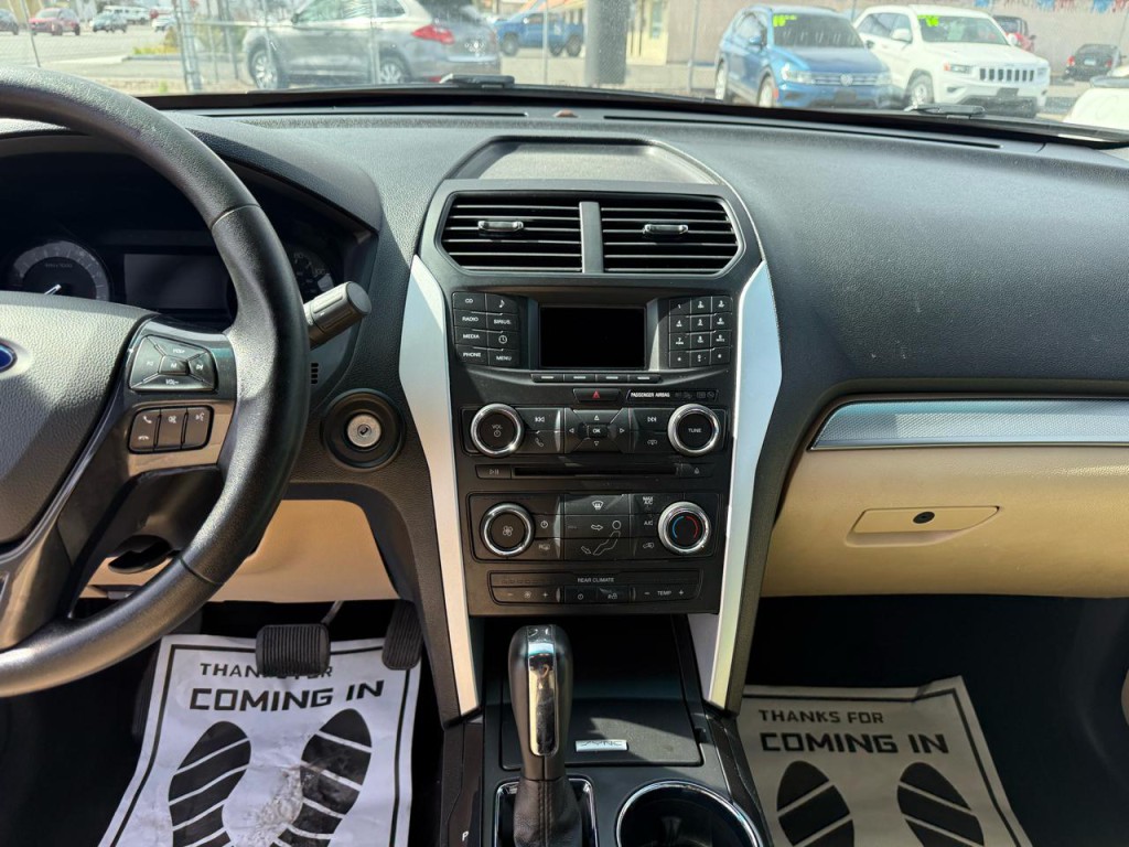 2016 Ford Explorer Image 38
