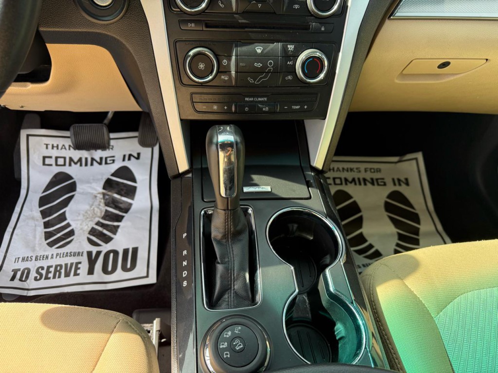 2016 Ford Explorer Image 40