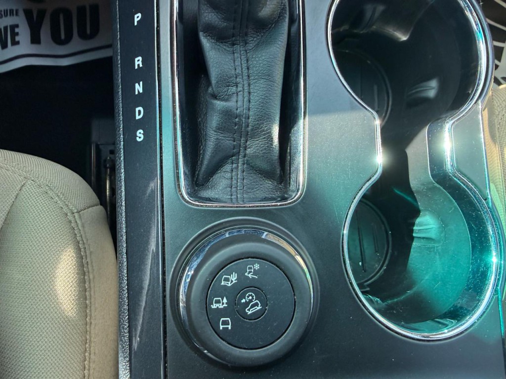 2016 Ford Explorer Image 42