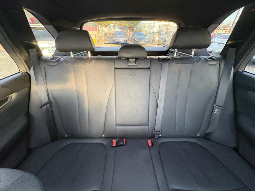 2017 BMW X5 Image 20