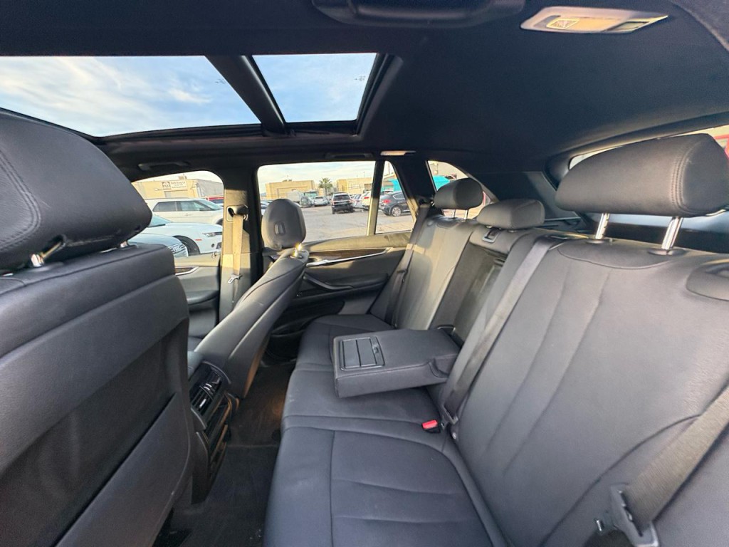 2017 BMW X5 Image 25