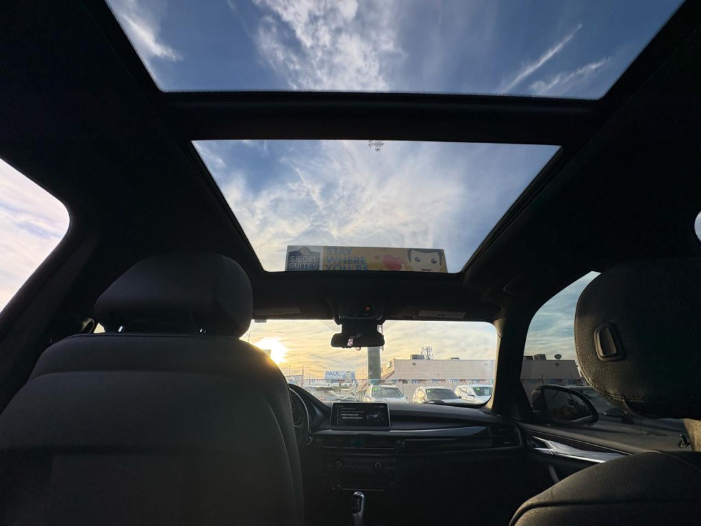 2017 BMW X5 Image 30