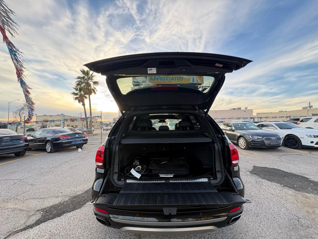 2017 BMW X5 Image 32