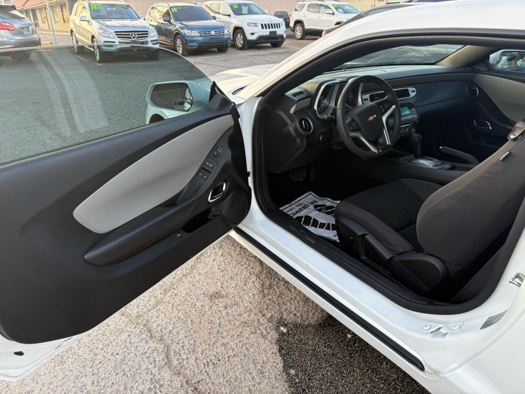 2015 Chevrolet Camaro Image 9
