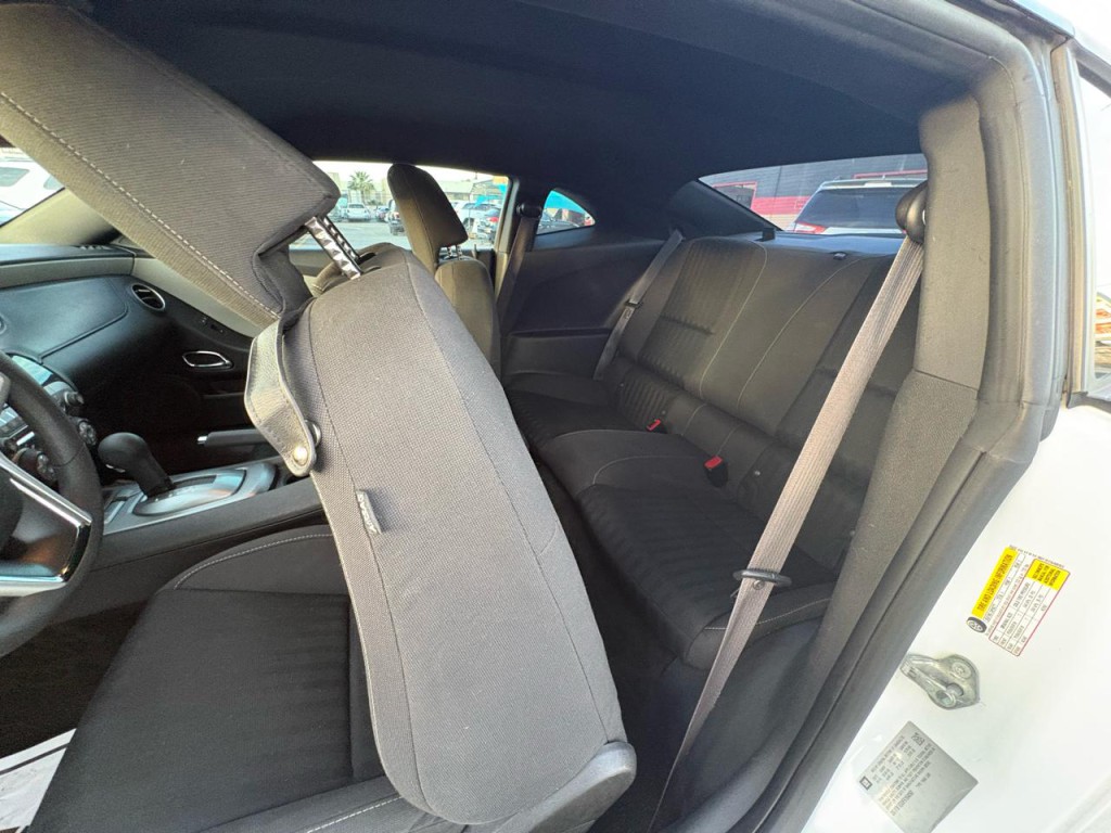 2015 Chevrolet Camaro Image 12