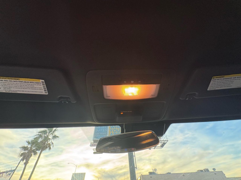 2015 Chevrolet Camaro Image 17