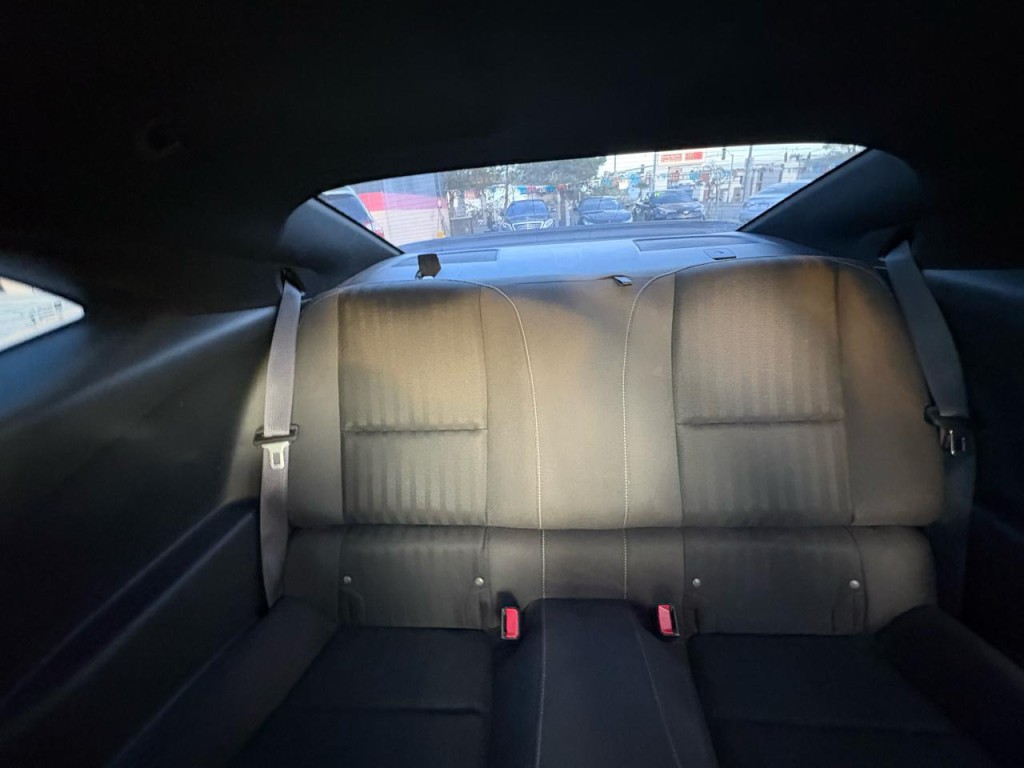 2015 Chevrolet Camaro Image 18