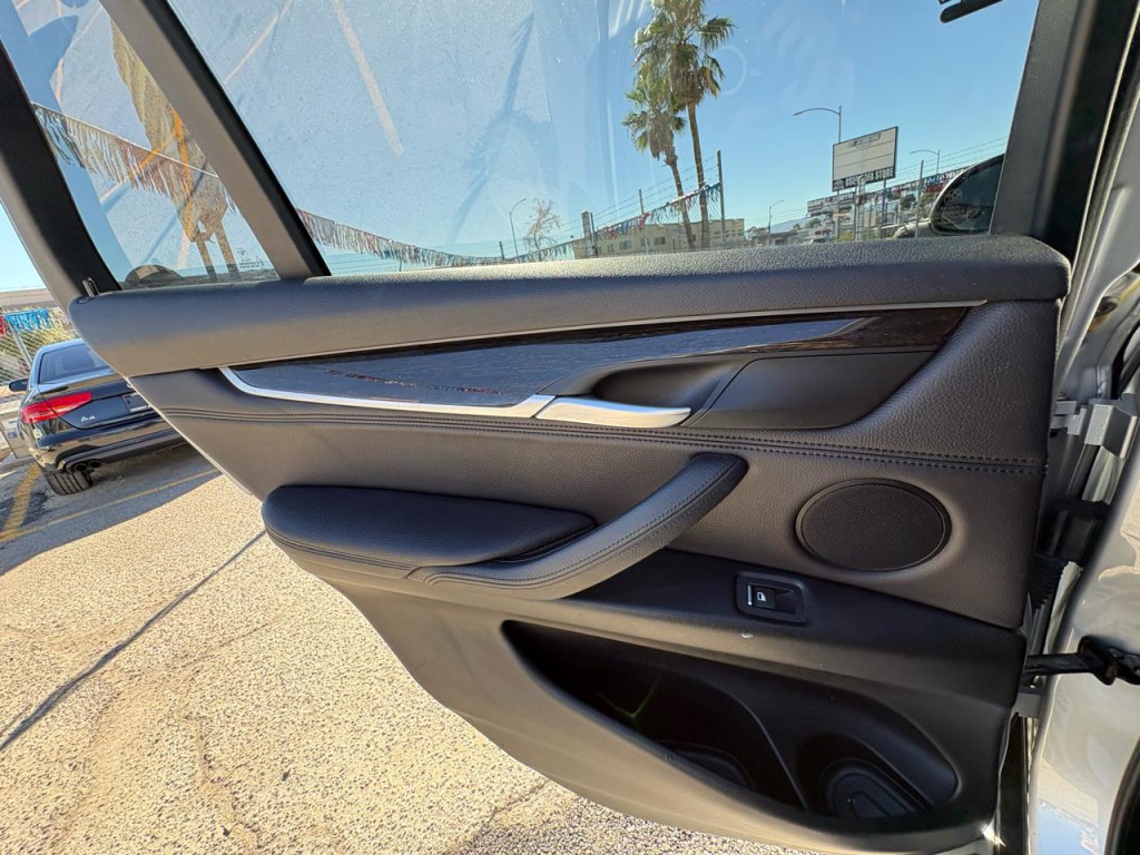 2014 BMW X5 Image 25