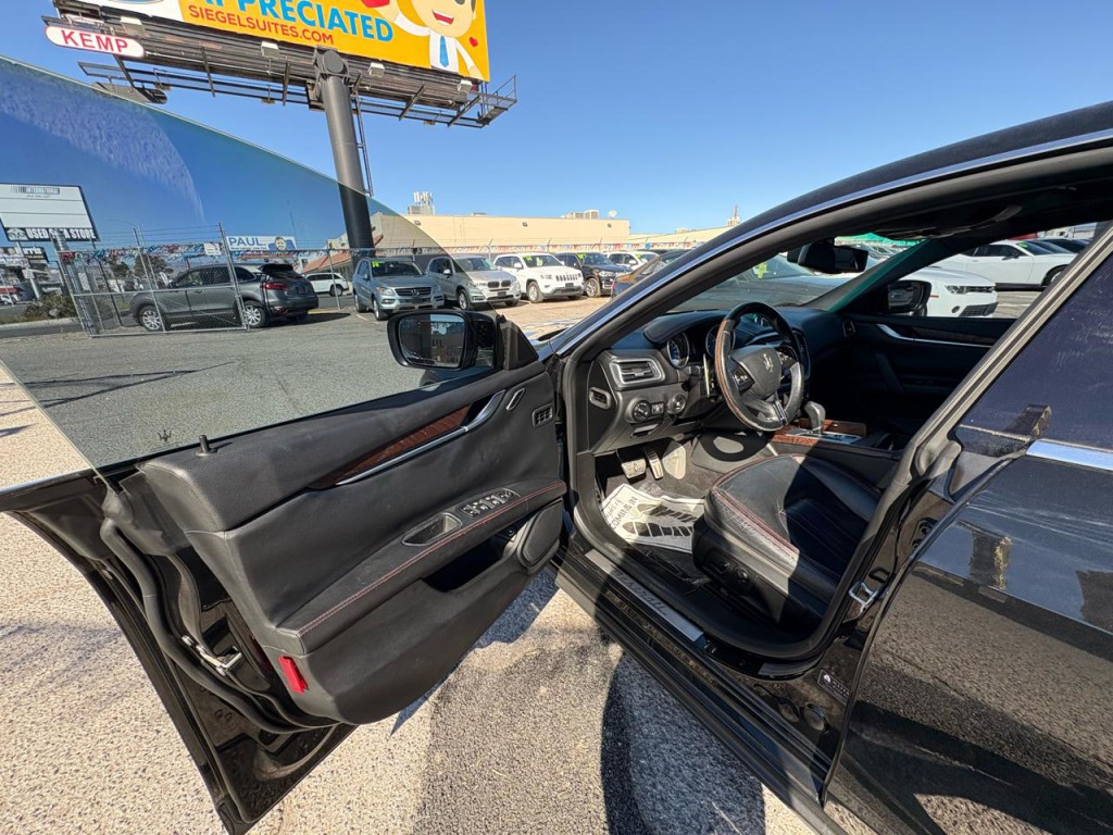 2015 Maserati Ghibli Image 9