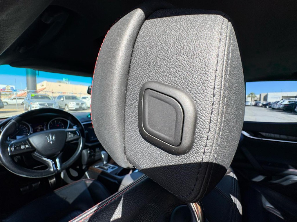 2015 Maserati Ghibli Image 31
