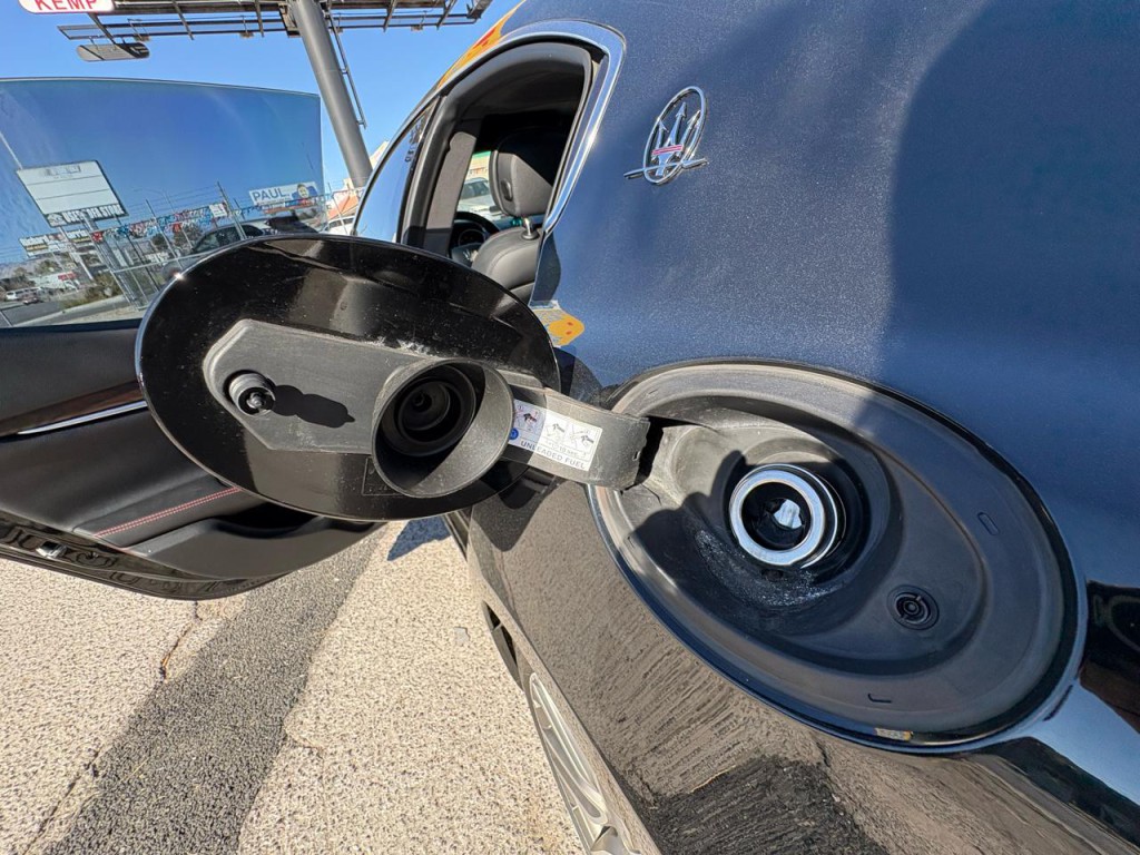 2015 Maserati Ghibli Image 40