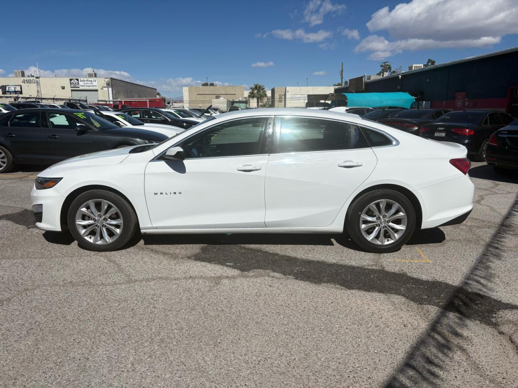 2021 Chevrolet Malibu Image 3