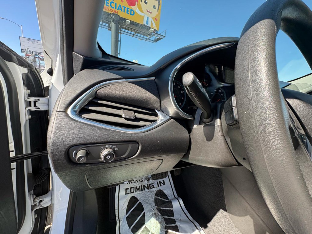 2021 Chevrolet Malibu Image 13