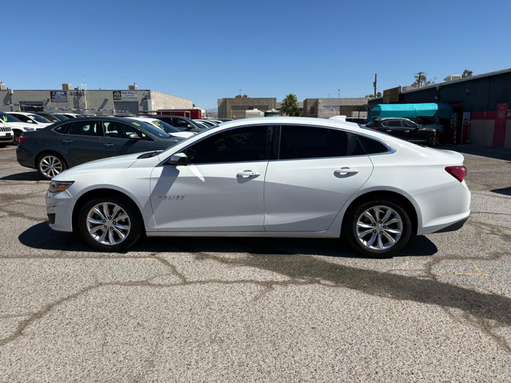 2021 Chevrolet Malibu Image 3
