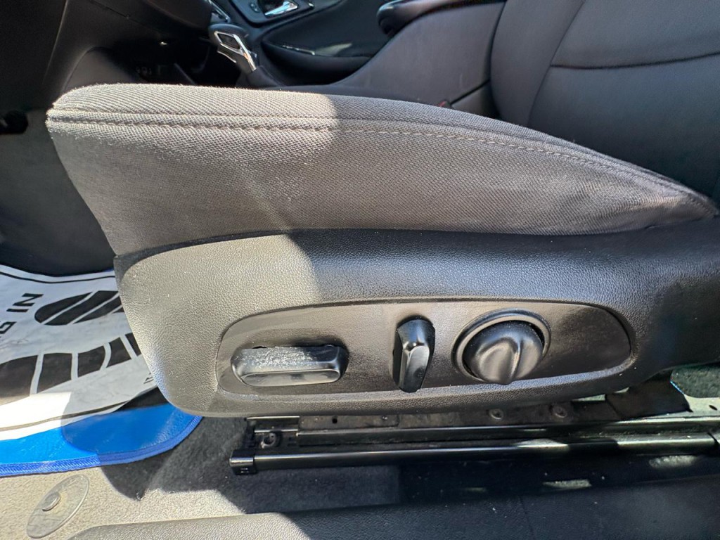 2021 Chevrolet Malibu Image 12