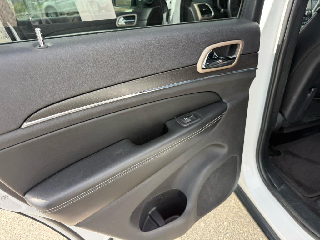 2016 Jeep Grand Cherokee Image 18