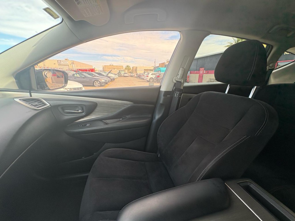 2015 Nissan Murano Image 12