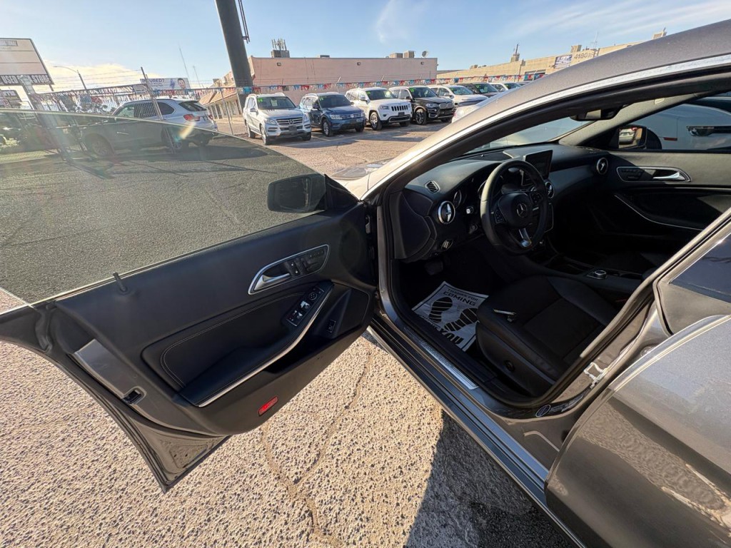 2015 Mercedes-Benz CLA-Class Image 10