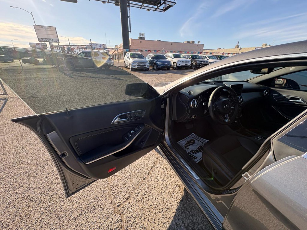 2015 Mercedes-Benz CLA-Class Image 12