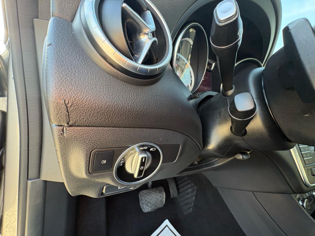 2015 Mercedes-Benz CLA-Class Image 15