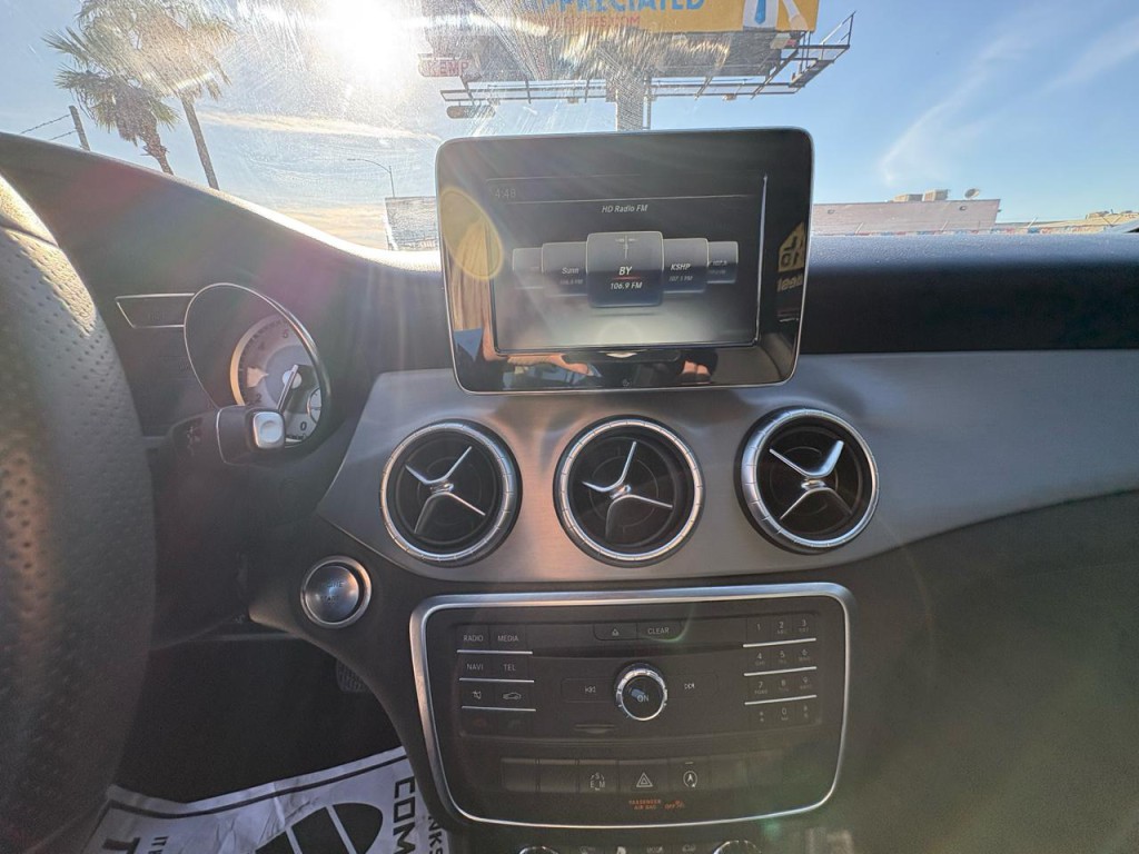 2015 Mercedes-Benz CLA-Class Image 17