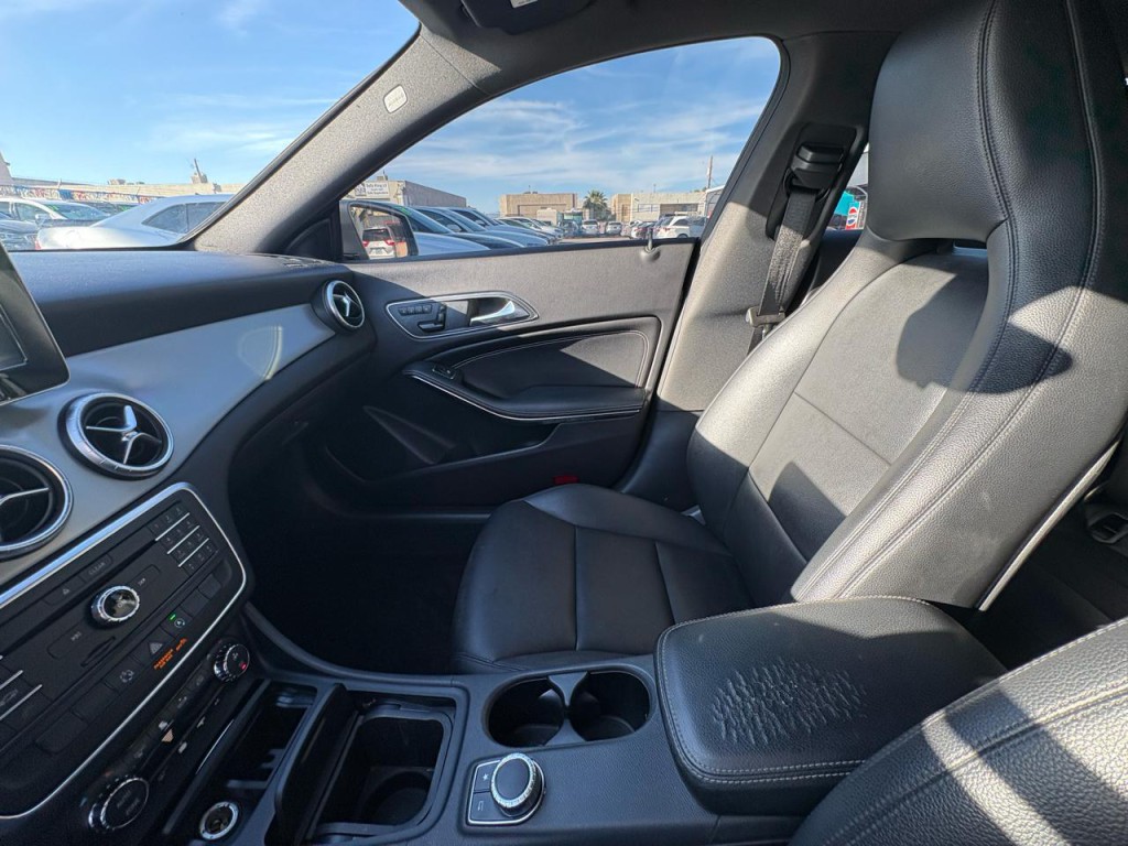 2015 Mercedes-Benz CLA-Class Image 20