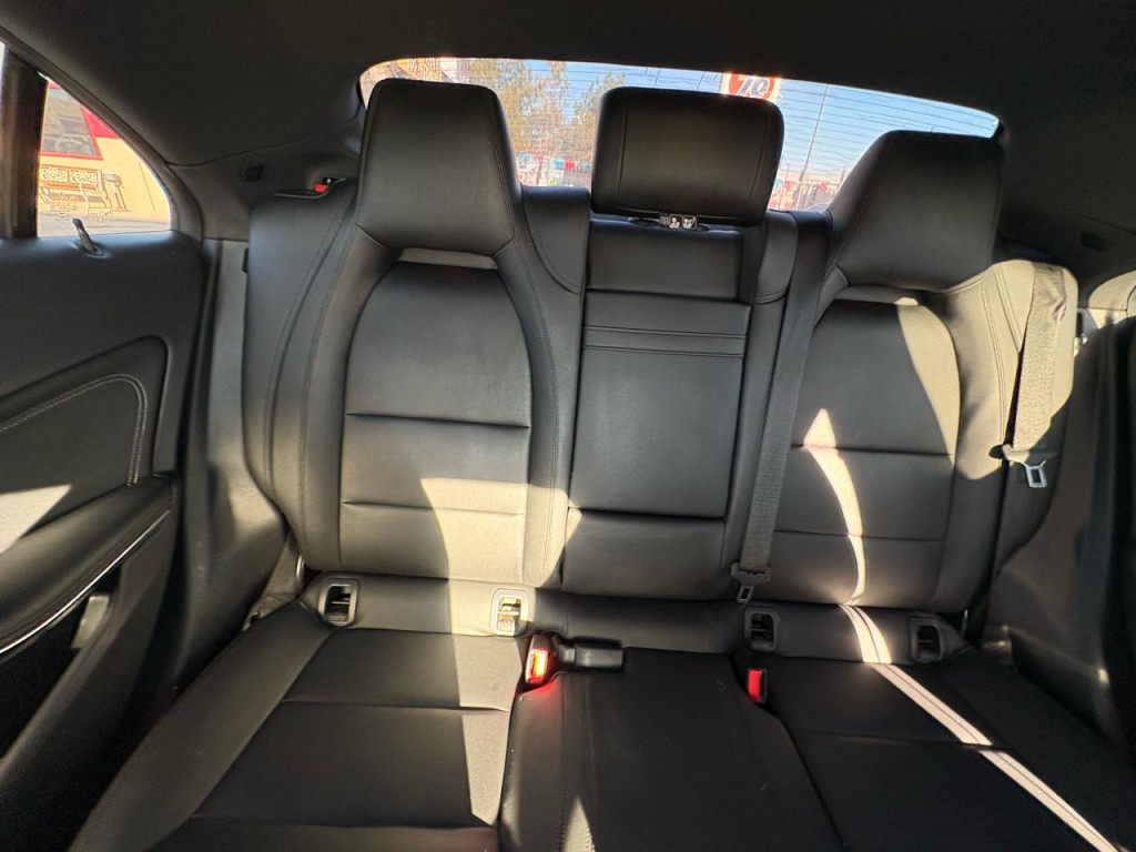 2015 Mercedes-Benz CLA-Class Image 21