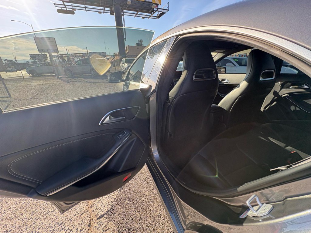 2015 Mercedes-Benz CLA-Class Image 26