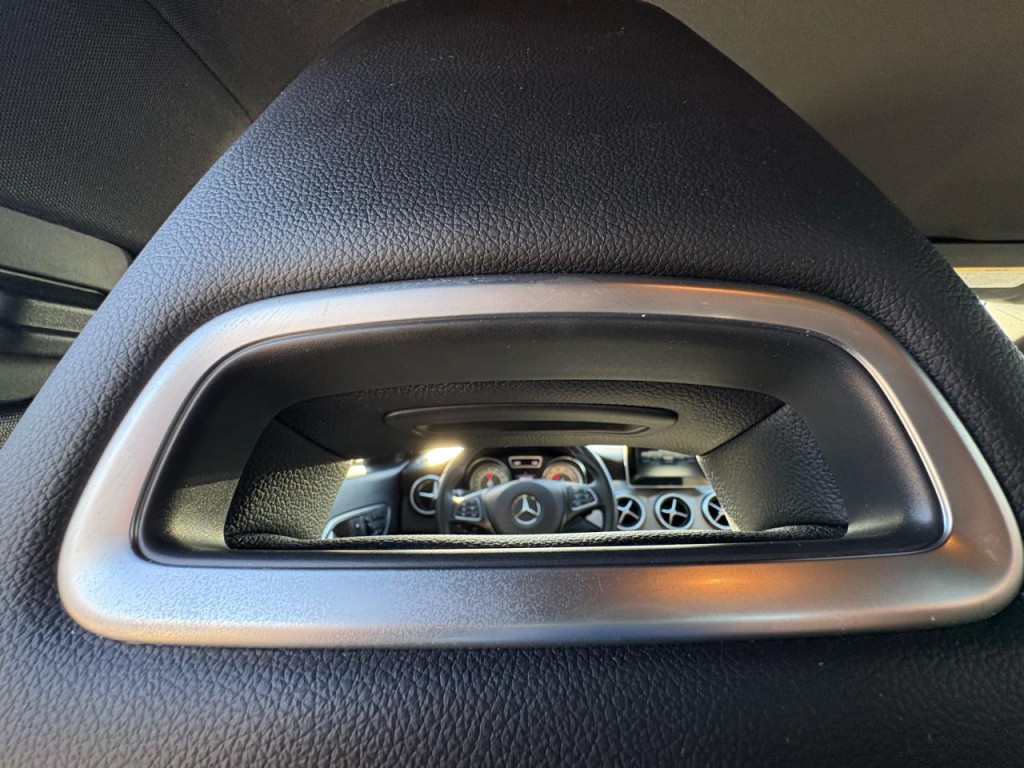 2015 Mercedes-Benz CLA-Class Image 29