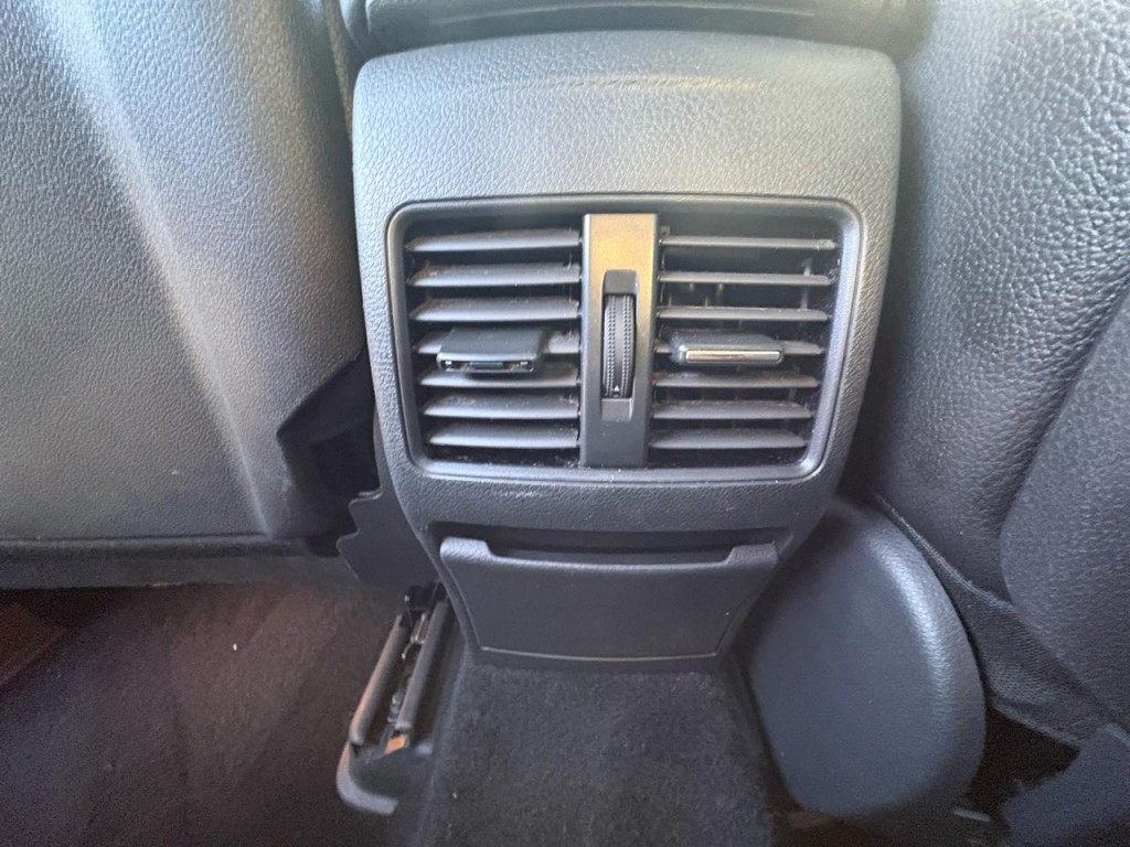 2015 Mercedes-Benz CLA-Class Image 32