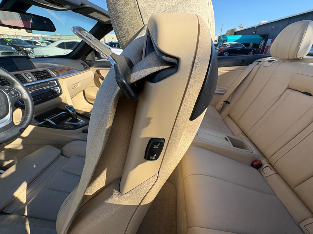 2015 BMW 4 Series Image 25