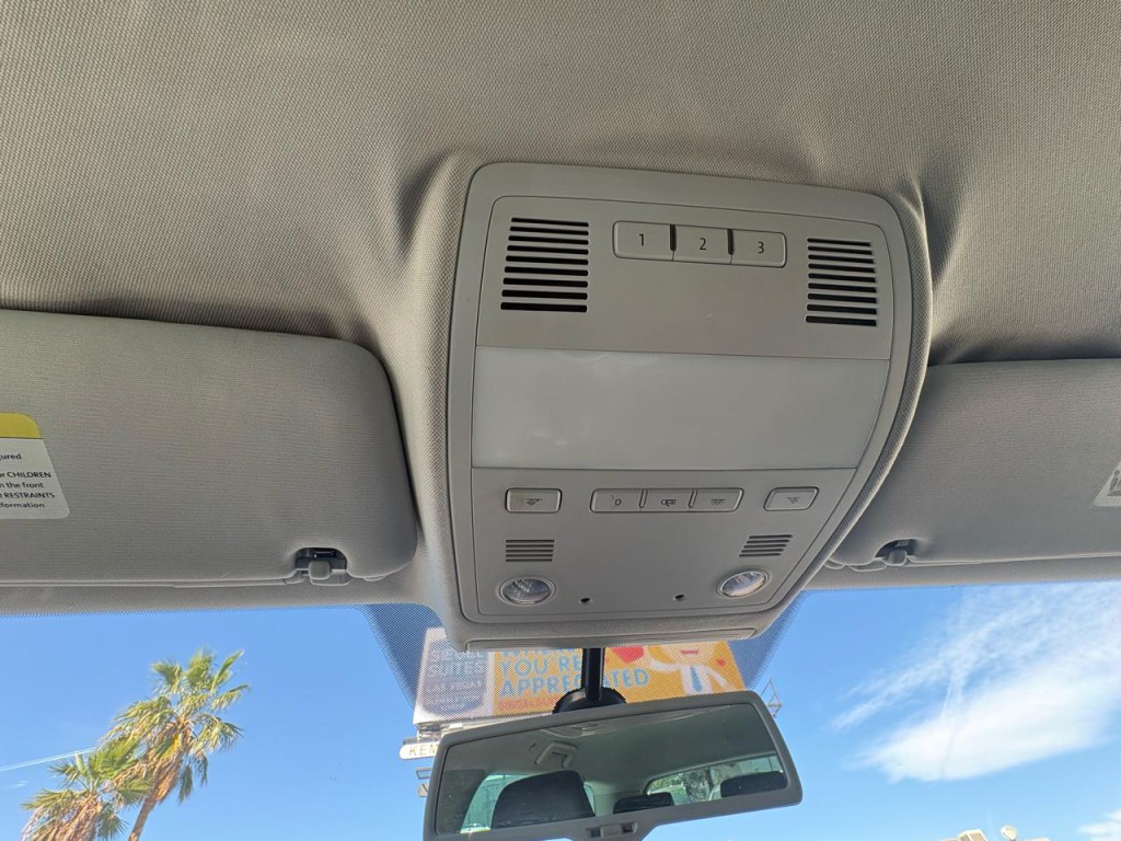 2014 Volkswagen Touareg Image 15