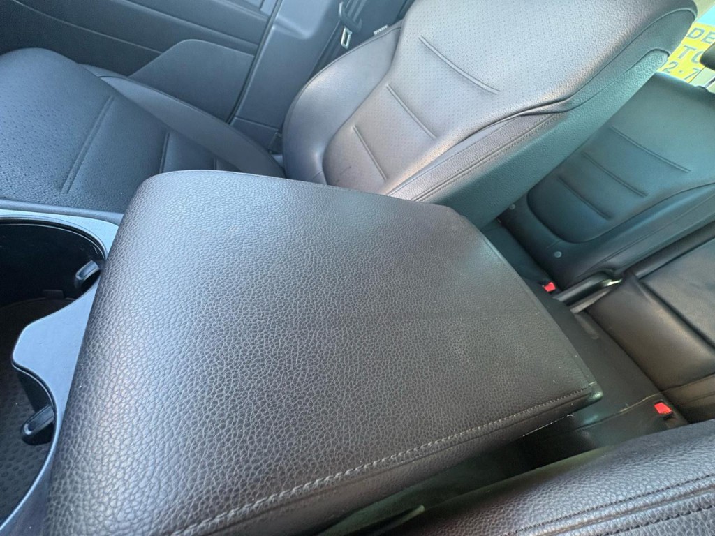 2014 Volkswagen Touareg Image 18