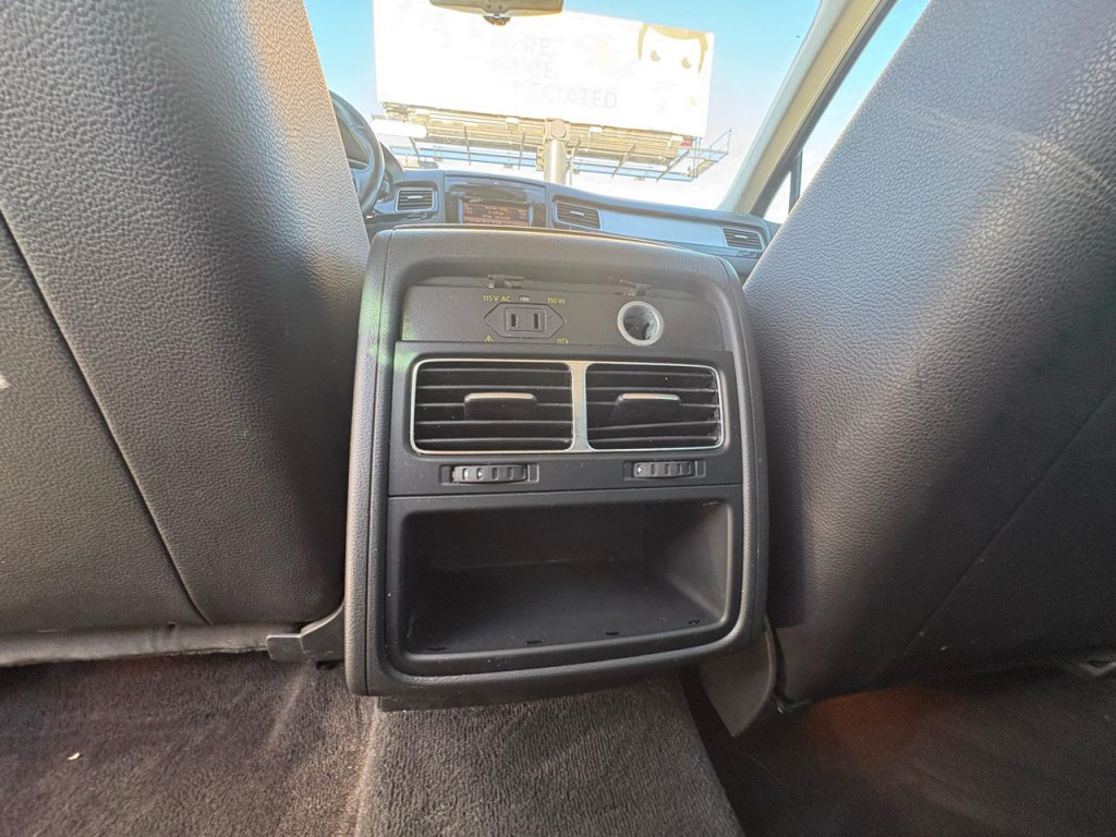 2014 Volkswagen Touareg Image 20