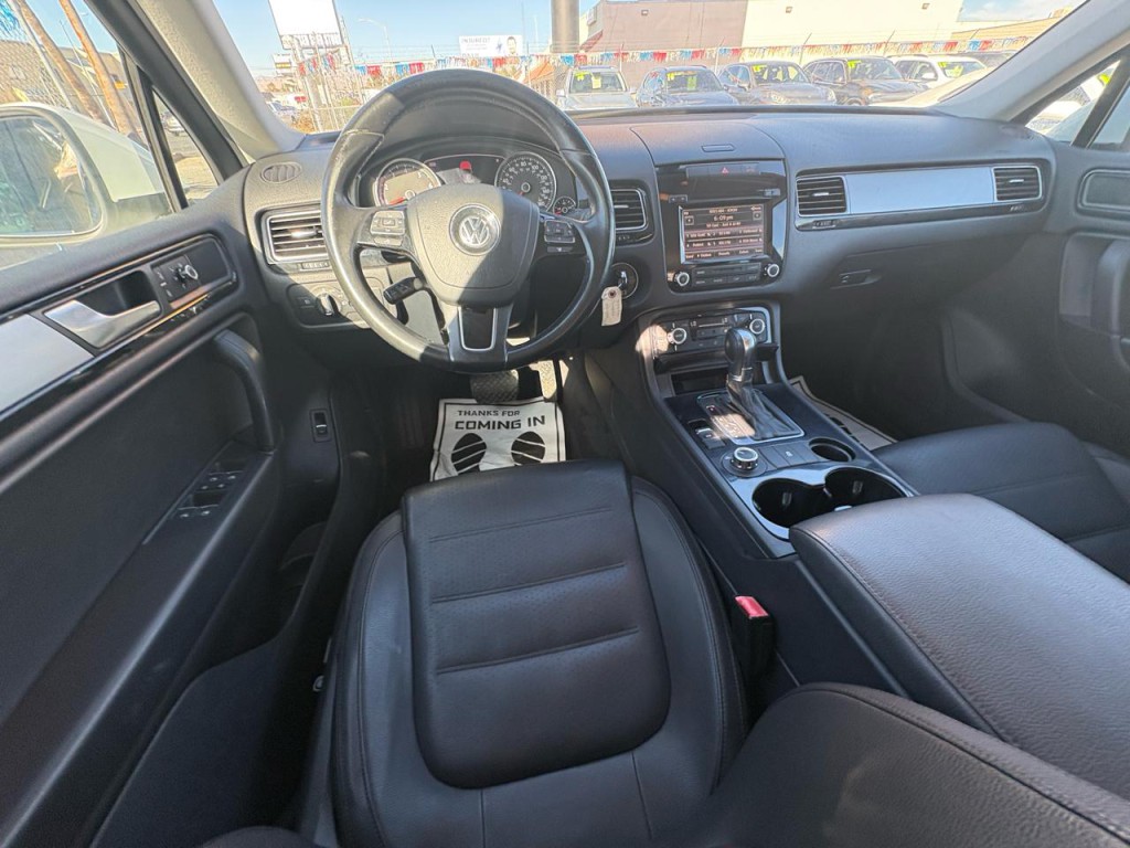 2014 Volkswagen Touareg Image 21