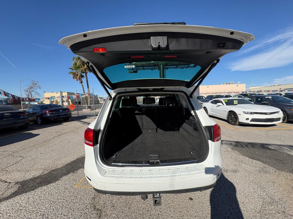 2014 Volkswagen Touareg Image 26