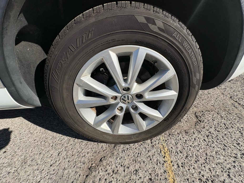 2014 Volkswagen Touareg Image 29