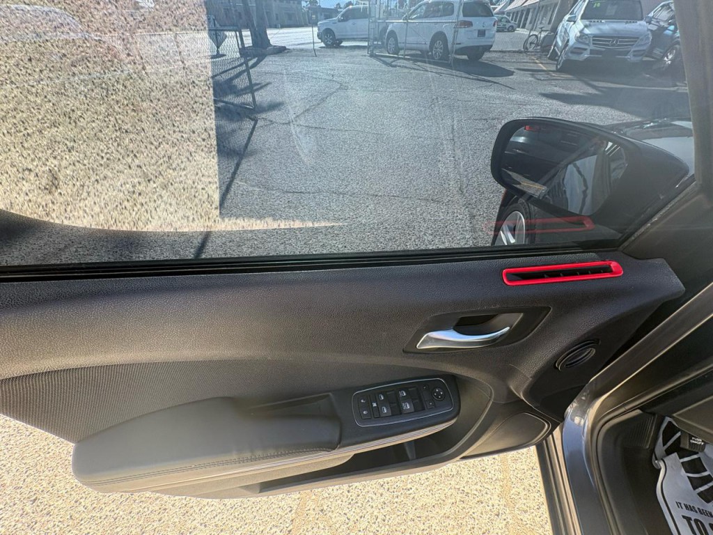 2015 Dodge Charger Image 11