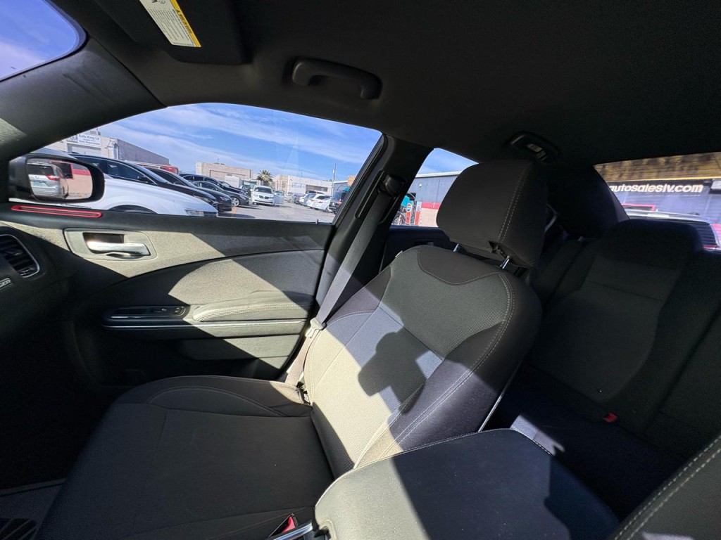 2015 Dodge Charger Image 16