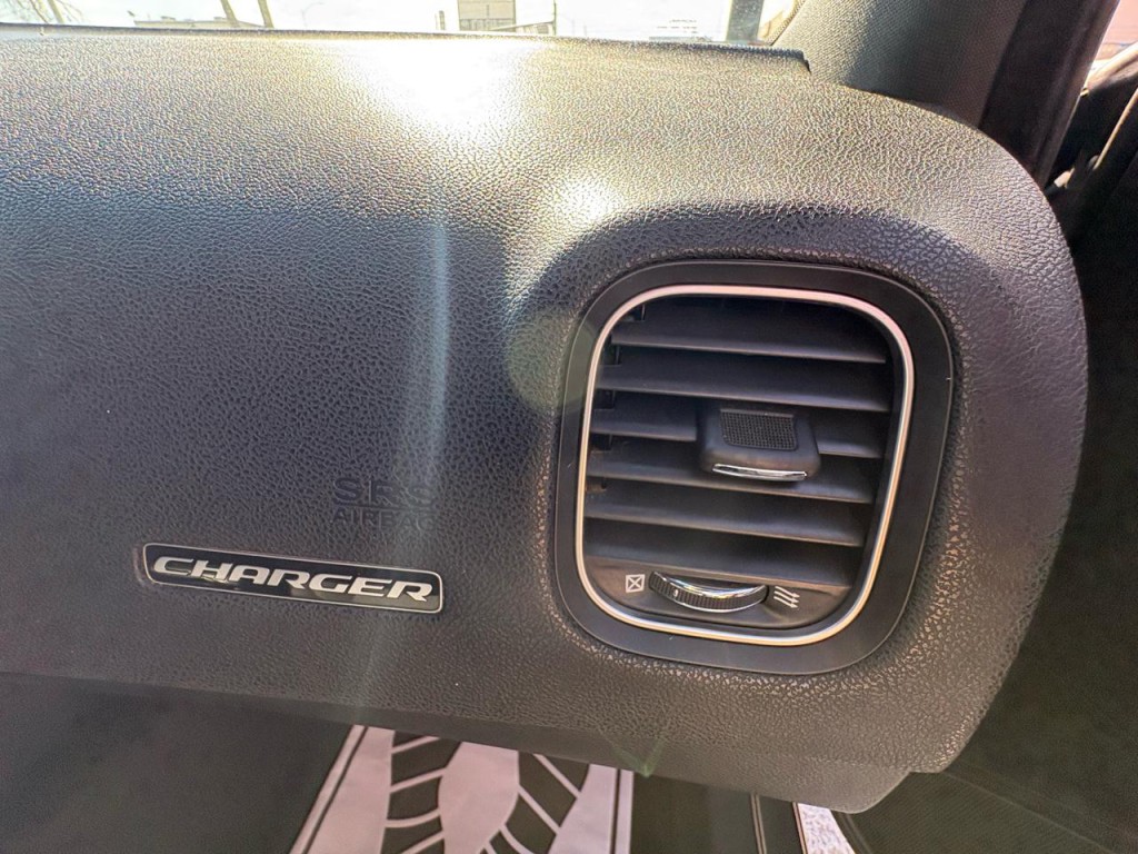 2015 Dodge Charger Image 28