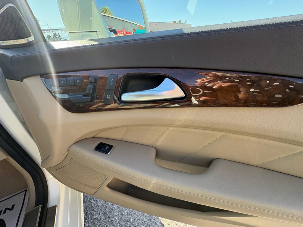 2013 Mercedes-Benz CLS-Class Image 37