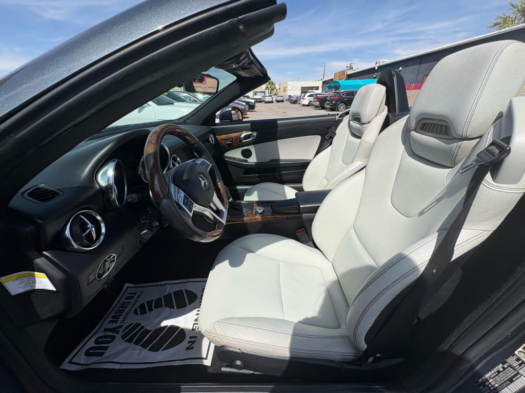 2012 Mercedes-Benz SLK-Class Image 11