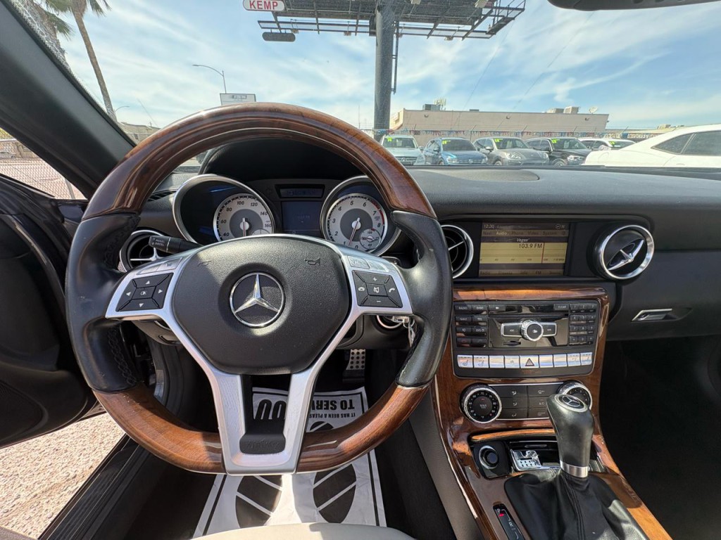 2012 Mercedes-Benz SLK-Class Image 13